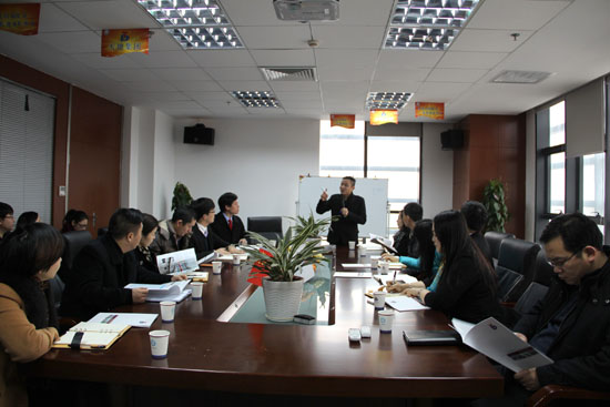 俞總向大家介紹“網(wǎng)絡(luò)營(yíng)銷(xiāo)三步法則”
