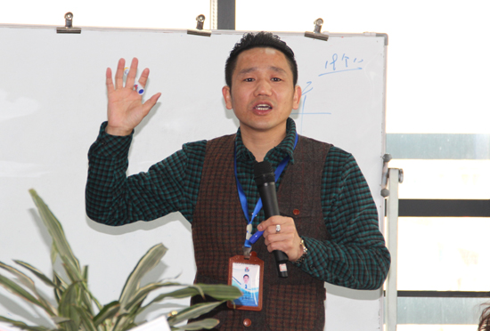 住人集裝箱公司的俞總正在講述如何做好故事營銷